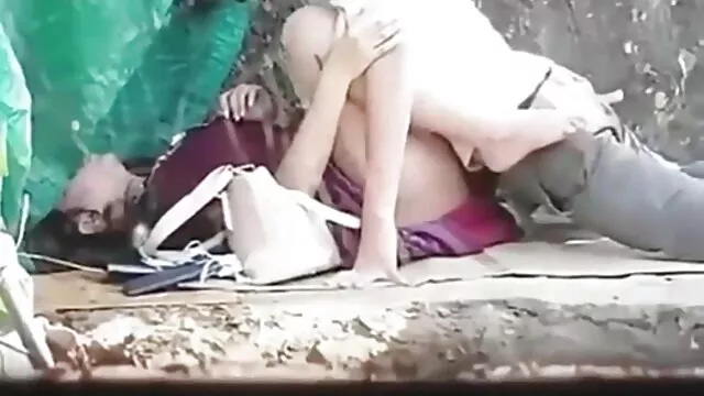 Porno chaud pas d'inscription  Mulâtre avec beau cul regarder film porno lesbienne baise coq blanc