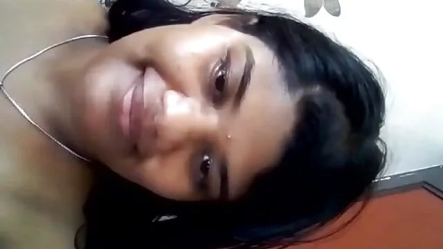 Porno chaud pas d'inscription  La jeune salope a posté une lesbienne video gratuit photo de fronde devant le vieux village