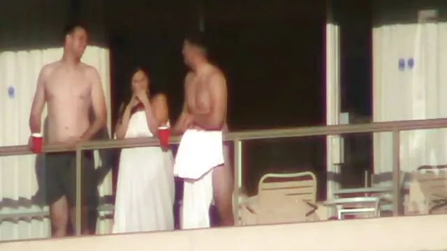 Porno chaud pas d'inscription  Homme russe facilement traîné extrait film lesbienne gratuit un étranger au lit