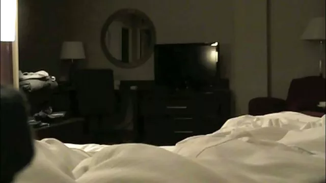 Porno chaud pas d'inscription  Une videolesbiennegratuite secrétaire à lunettes réussi à baiser la chatte d'une fille chaude