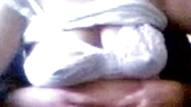 Porno chaud pas d'inscription  Chaud amant avec gros seins est une jeune amant porno lesbien streaming