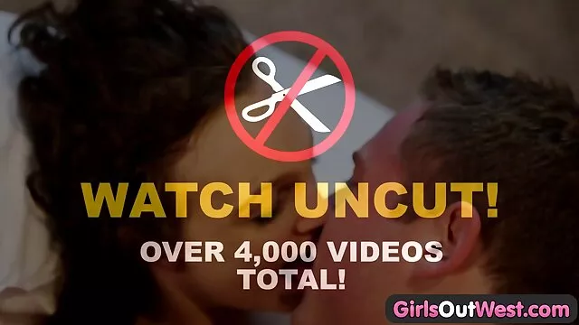 Porno chaud pas d'inscription  Corné copine tire extrait de film porno lesbienne lui dans chatte