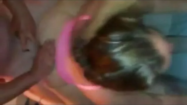 XXX pas d'inscription  Avec force apporte la blonde video lesbiennne de son cou