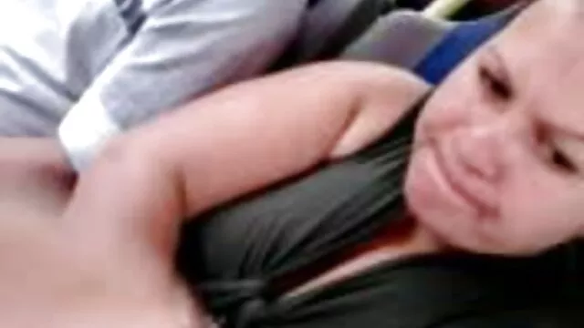 Porno chaud pas d'inscription  Les beautés sortent film porno gratuit lesbienne le busy et la baisent avec une grosse bite