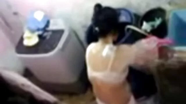 Porno chaud pas d'inscription  Pompé homme baisée extrait de film porno lesbienne par l'homme et Poussin
