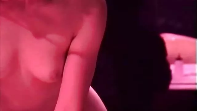 Porno chaud pas d'inscription  Rousse BBW suce video gratuite vieille lesbienne maris bite