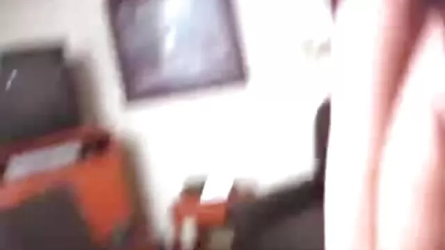 Porno chaud pas d'inscription  Darling jouit d'une petite bite dans sa lesbienne gratuit video chatte