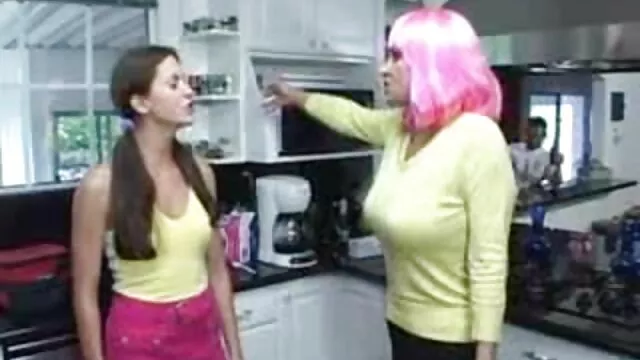 Porno chaud pas d'inscription  Deux film lesbien porno belles filles sautent sur l'un des membres d'un ami cher
